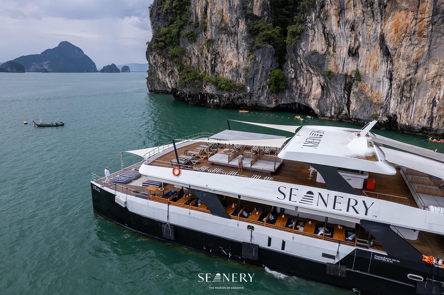 Luxury Boat to James Bond Islands with Lunch and Sunset Dinner