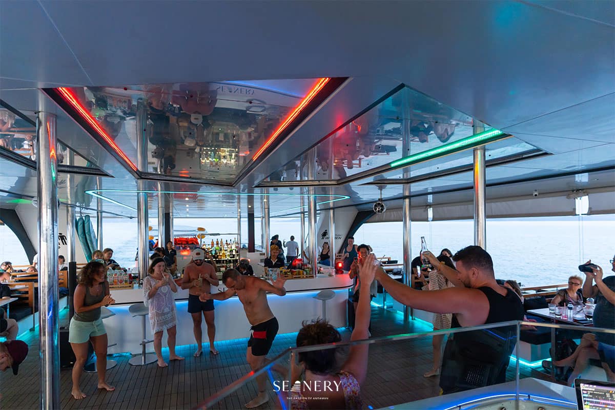 Luxury Boat to James Bond Islands with Lunch and Sunset Dinner