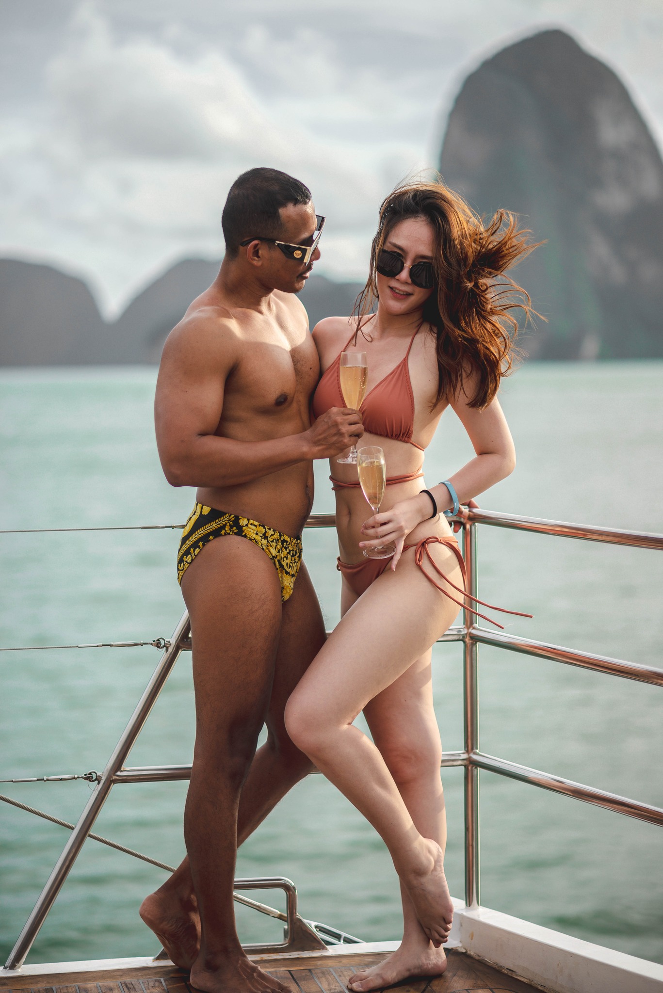 Luxury Boat to James Bond Islands with Lunch and Sunset Dinner