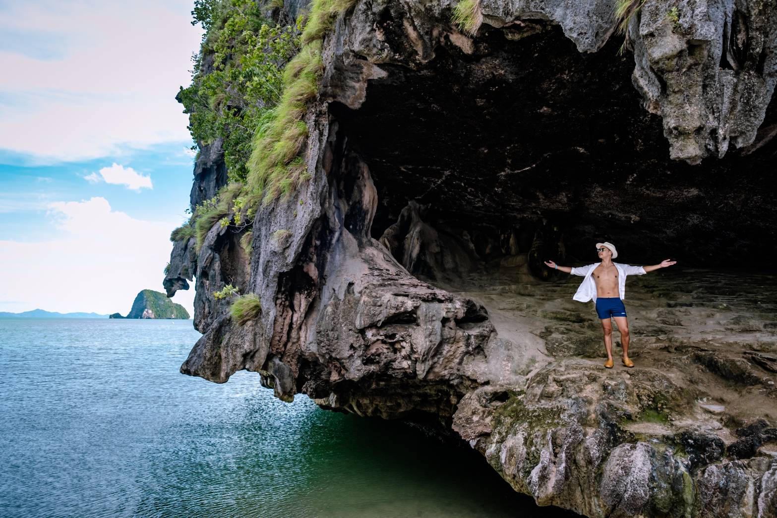 Luxury Boat to James Bond Islands with Lunch and Sunset Dinner