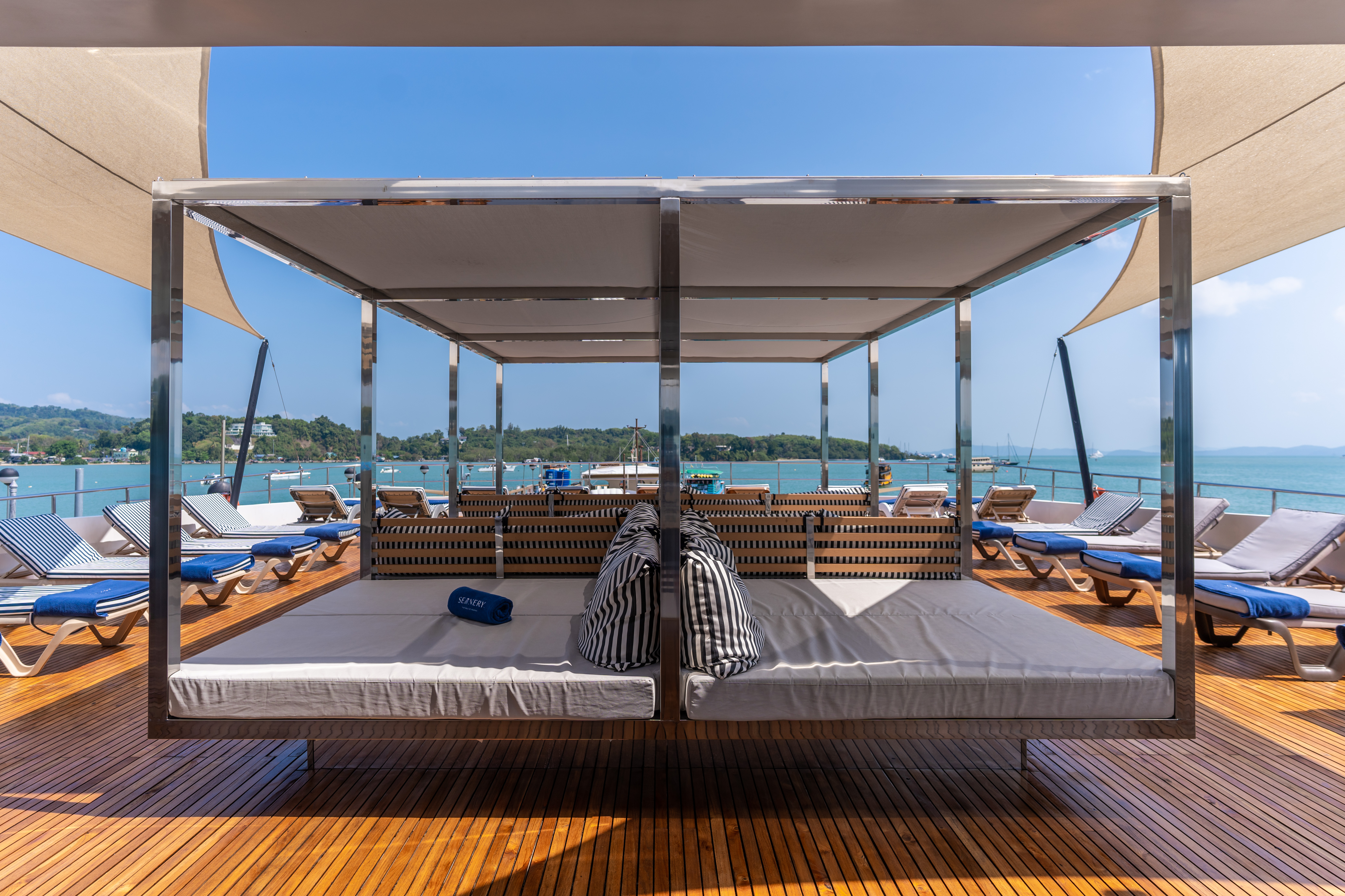 Luxury Boat to James Bond Islands with Lunch and Sunset Dinner