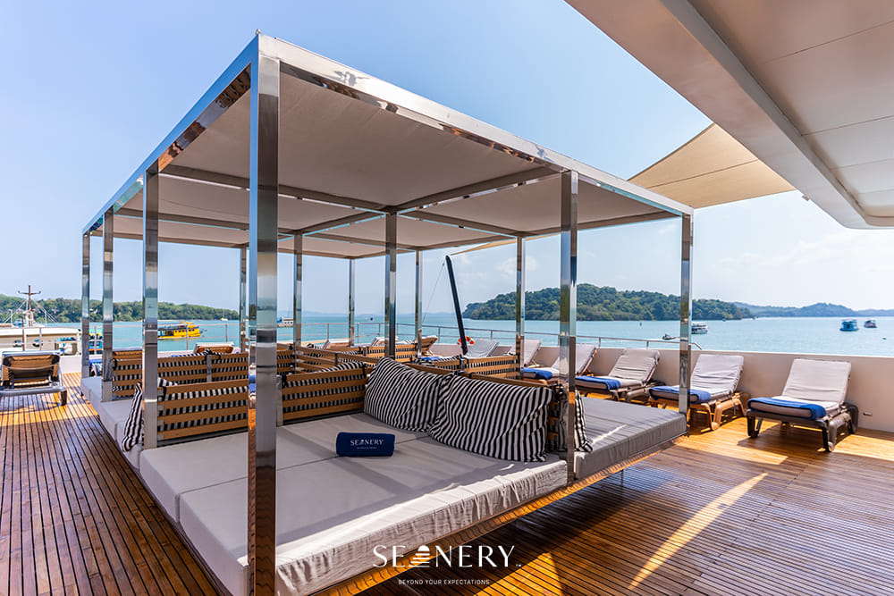 Luxury Boat to James Bond Islands with Lunch and Sunset Dinner