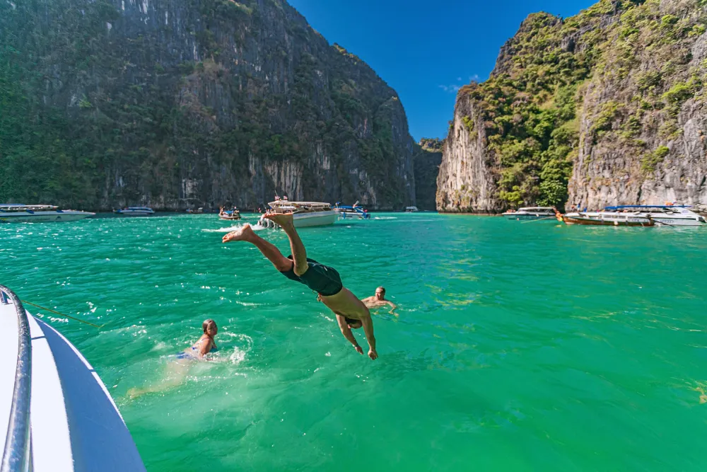 Phi Phi Island & Bamboo Island - Speed Catamaran - SWN