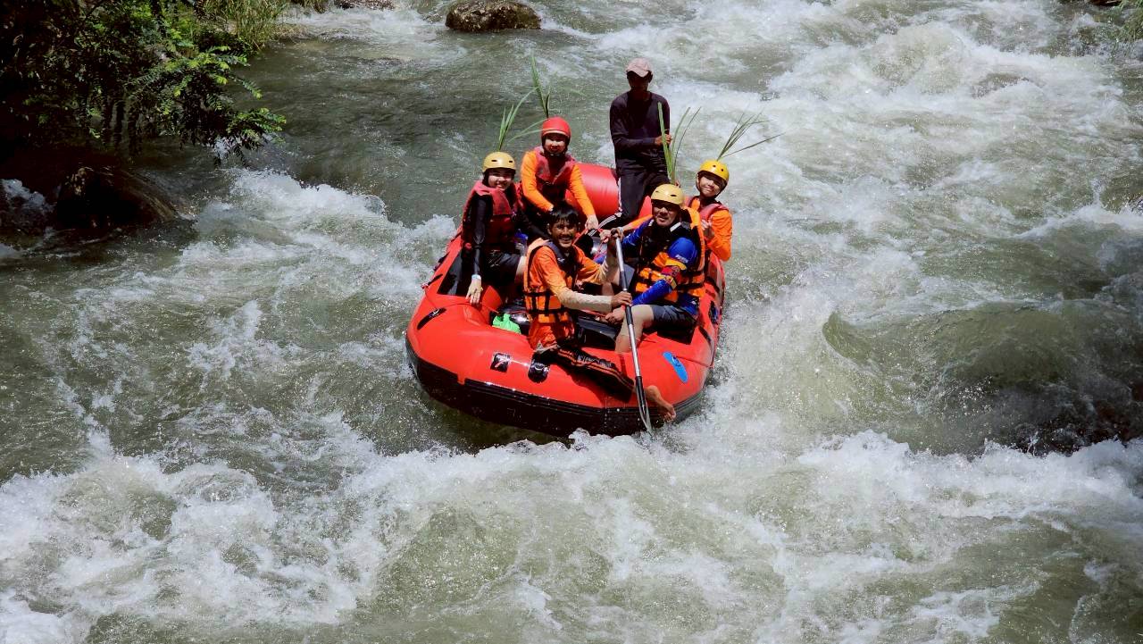Thipthara Rafting Program 2