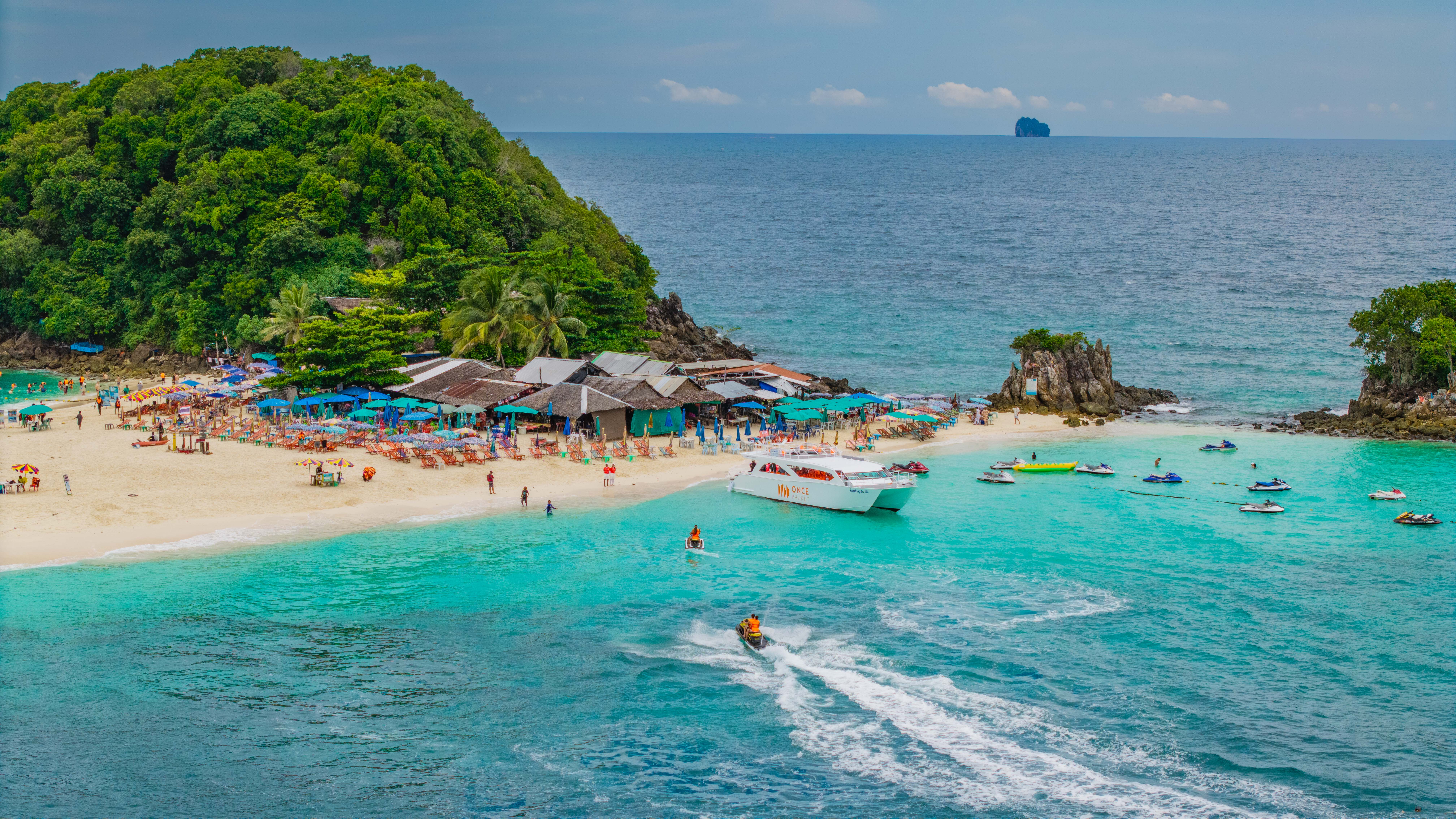 Phi Phi - Maya - Bamboo - Khai - Maiton Sunset (5 Islands) By Luxury Speed Catamaran