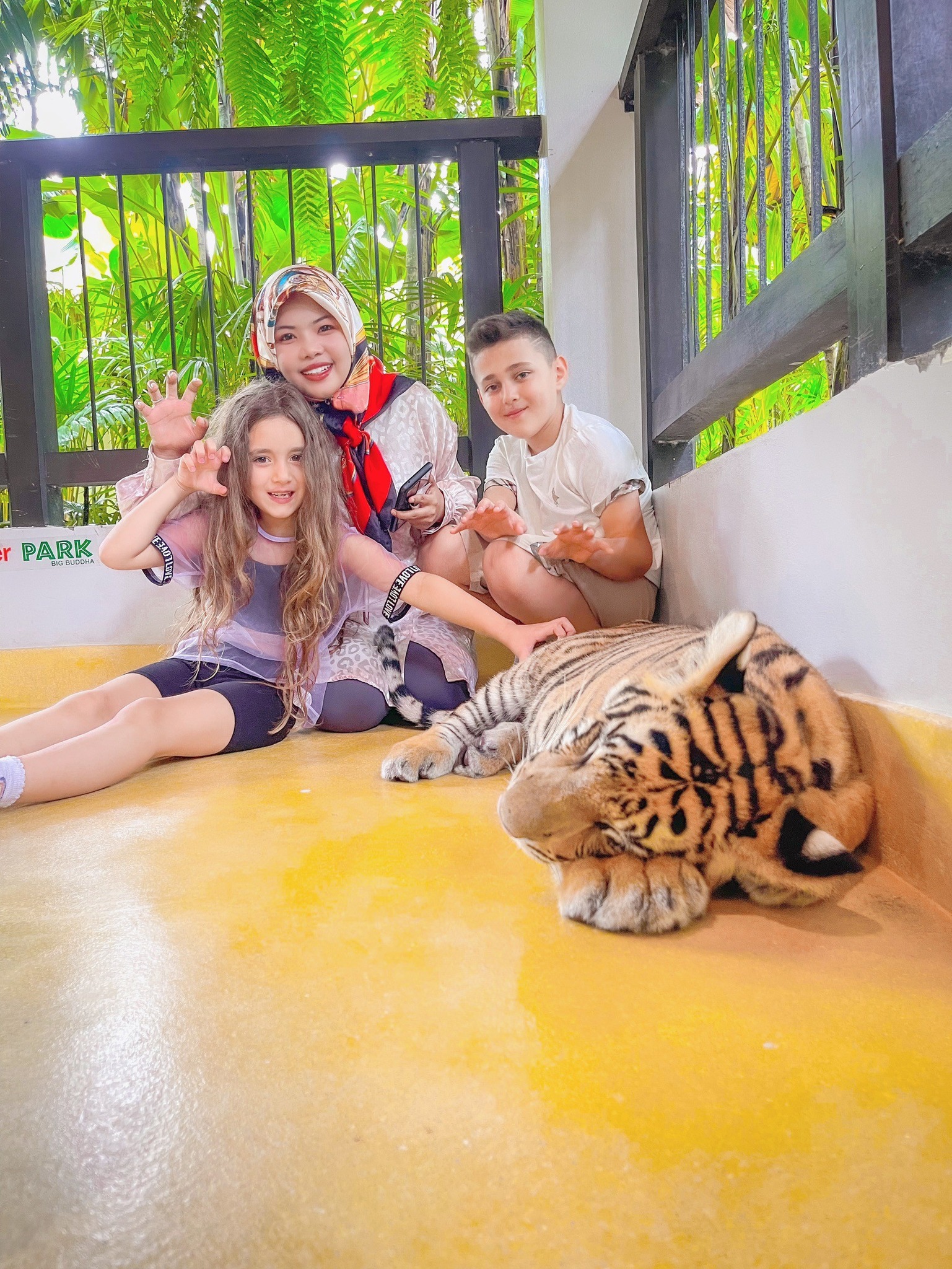 Phuket City Tour + Tiger Park + Elephant Trekking